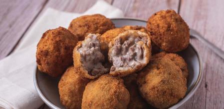 Aprende a preparar unas sabrosas bitterballen, las típicas croquetas holandesas y belgas