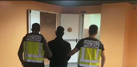 Momento del arresto de 'Juan Diablo', implicado en secuestros, extorsiones, torturas, accesos carnales violentos y la desaparición forzada de varias personas, todo ello cometido en el Valle del Cauca