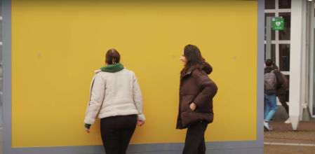 La cadena de comida rápida instaló unas estructuras que desprendían el olor característico de las patatas fritas