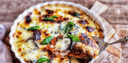 La receta más sencilla de pastel de berenjena con patatas y champiñones paso a paso