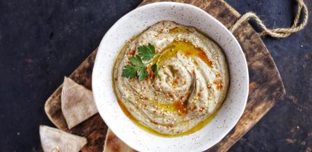 La receta más fácil de mutabal con pan de pita