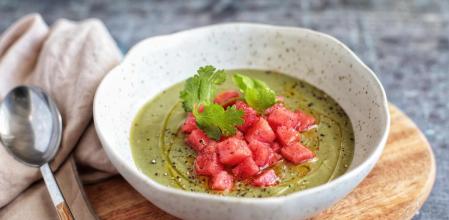 La receta más fresca de sopa de aguacate y sandía que querrás comer todo el verano
