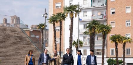 Alberto Núñez Feijoo, con los candidatos Alejandro Fernández y Montse Berenguer en Lleida