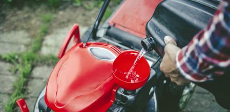 Cortacésped de gasolina.