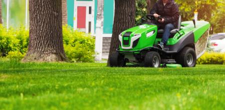 Tractor cortacésped.