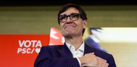 MATARÓ (BARCELONA), 29/04/2024.- El primer secretario del PSC y candidato a la presidencia de la Generalitat, Salvador Illa, interviene en un mitin de campaña electoral celebrado este lunes en Mataró. EFE/ Quique García