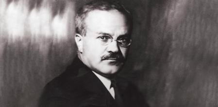El político y diplomático soviético Viacheslav Mólotov en su etapa como ministro de Exteriores, 1941.