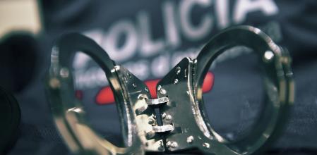 Unas esposas de los Mossos d'Esquadra