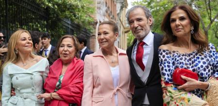 Ana Obregón, Paloma Lago y otros invitados de la boda de Javier García-Obregón y Eugenia Gil