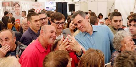 Pedro Sánchez irrumpe por sorpresa en la Feria de Abril de Barcelona