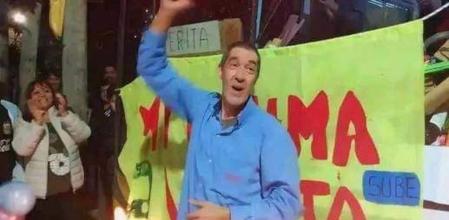 El conductor es conocido cariñosamente como “Perita”