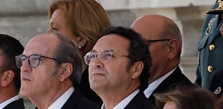 MADRID, 08/05/2024.- El fiscal general del Estado, Álvaro García Ortiz (c), asiste al acto central conmemorativo del Bicentenario de la Policía Nacional, celebrado este miércoles en el Palacio Real. El Senado, con la mayoría absoluta del PP, ha exigido este miércoles al Ejecutivo el 