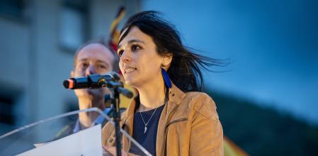 La candidata de Aliança Catalana por Girona, Sílvia Orriols, interviene durante el inicio de campaña de Aliança Catalana, en Ripoll, a 27 de abril de 2024, en Ripoll, Girona, Catalunya (España). Aliança Catalana es un partido político español, de ideología independentista catalana y posicionado en la extrema derecha. Fue fundado en Ripoll en el año 2020 y aboga por el proteccionismo de las empresas catalanas, la separación entre Estado y religión y la defensa de la economía de mercado. El partido se ha posicionado en contra del castellano en Cataluña y también contra la inmigración por lo que ha sido considerado hispanófobo e islamófobo. Se presenta por primera vez a las elecciones catalanas del 12M.