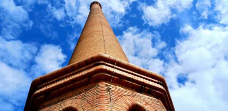 Chimenea del Museu Nacional de la Ciència i la Tècnica de Catalunya en Terrassa.