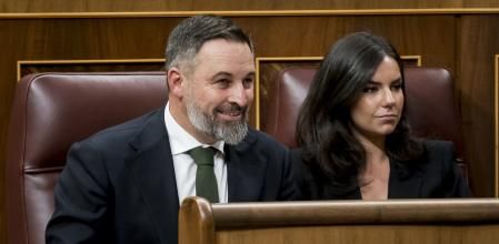 El líder de VOX, Santiago Abascal, y la portavoz de del grupo en el Congreso, Pepa Rodríguez de Millán.