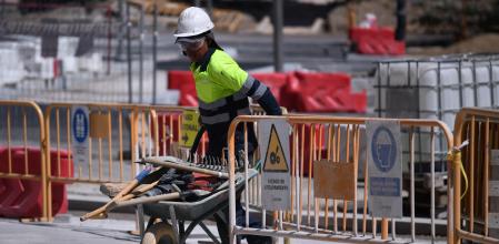 La OIT subraya que accidentes y lesiones relacionadas con el calor son cada vez más frecuentes, especialmente en trabajos al aire libre