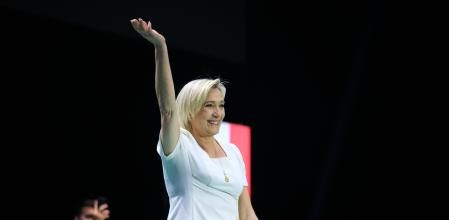 Javier Milei, presidente de Argentina, Santiago Abascal, Jorge Buxadé, líder de Rassemblement National, Marine Le Pen y El ministro israelí de Asuntos de la Diáspora y combate contra el Antisemitismo, Amichai Chikli durante la convención política de Vox 