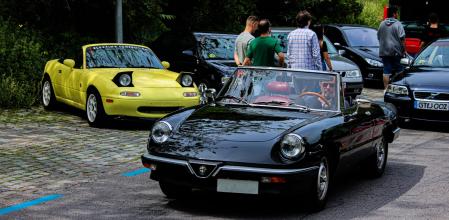 Concentración de coches clásicos en Montjuïc.