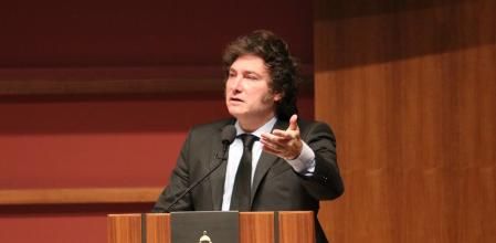 HANDOUT - 29 May 2024, US, California: Argentine President Javier Milei speaks at the Hoover Institute at Stanford University. Photo: -/Presidencia Argentina/dpa - ATENCIÓN: Sólo para uso editorial en relación con la cobertura sobre (la emisión/la película/la subasta/la exposición/el libro) y mencionando el crédito completo