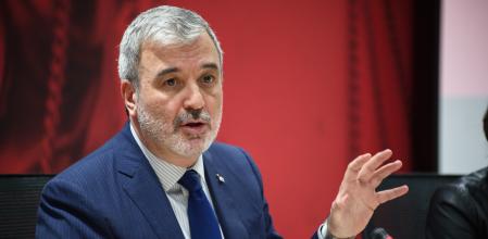 El alcalde de Barcelona, Jaume Collboni, durante una rueda de prensa ante representantes públicos, en el ICAB, a 5 de marzo de 2024, en Barcelona, Catalunya (España). Durante el acto, se han presentado las nuevas propuestas legislativas formuladas por la abogacía barcelonesa para ayudar a combatir la okupación ilegal y la multirreincidencia.