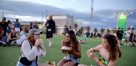 FOTO ALEX GARCIA GASTRONOMIA FAST FOOD EN EL RECINTO DEL FORUM DEL PRIMAVERA SOUND 2024/05/30