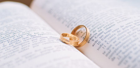 La sologamia al alza en España: ”Si tuviera pareja también me casaría conmigo misma”