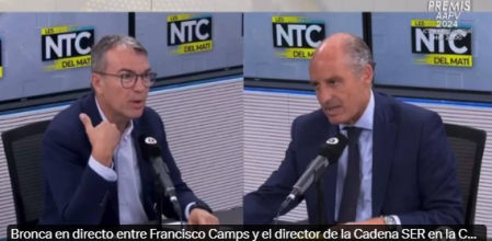 Bernardo Guzmán y Francisco Camps en el momento en el que el expresident ha cargado contra el periodista