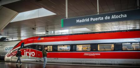 Un tren de Iryo aparcado en la estación de Atocha