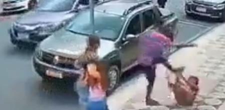 Captura de vídeo del tenso momento