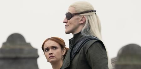 Alicent tiene que esforzarse para mantener un poco de poder ante unos hijos que aprovechan el sistema patriarcal para ignorarla a conveniencia.