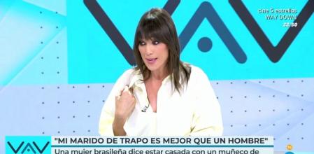 El cabreo de Patricia Pardo en directo por una mujer que vive con su marido de trapo
