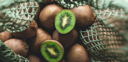 Los kiwis son una fruta recomendada para personas con diabetes.