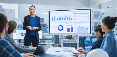 Grupo de personas en una reunión de trabajo.