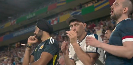 El actor no se esperaba la presencia de la cámara en la grada