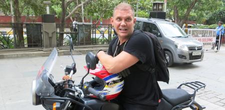 Investigan Nacho Vidal por presuntamente conducir drogadicto.