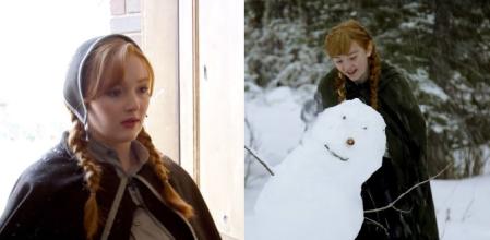 Mia interpreta la canción en varios momentos de su infancia