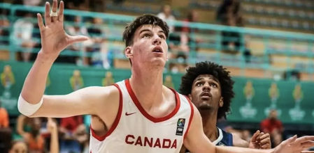 Olivier Rioux jugando en las categorías inferiores de Canadá