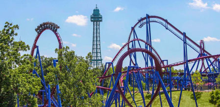 La montaña rusa que golpeó al hombre que se había colado en el recinto para recuperar sus llaves, en una imagen de la web del parque de atracciones de Ohio.