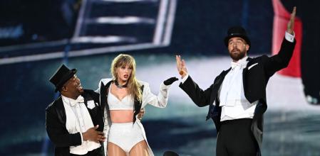 Travis Kelce ha bordado su aparición en el concierto