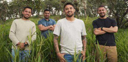 Los cuatro protagonistas del documental 'Hermanos por accidente'. // Netflix