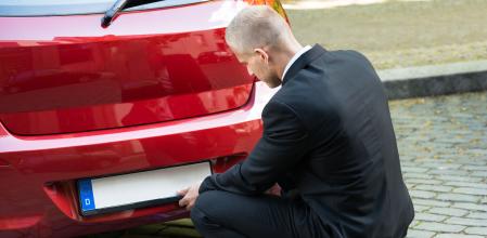 Puedes rematricular un coche si la provincia en la que estás empadronado es diferente a la que indica la placa de matrícula.