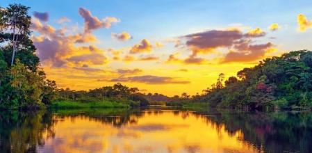 Puesta de sol en Amazonas, Tena