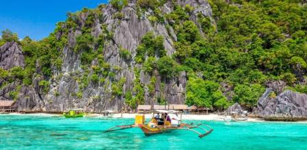 Playa en la isla de Palawan, Puerto Princesa.