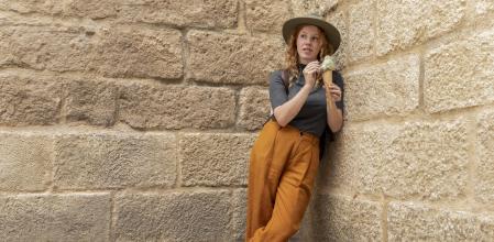 Los pantalones de lino son una de las prendas fundamentales del verano.