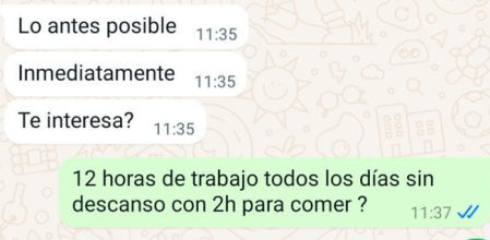 La conversación con el hostelero.
