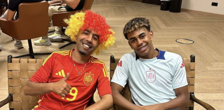 Lamine Yamal con su padre