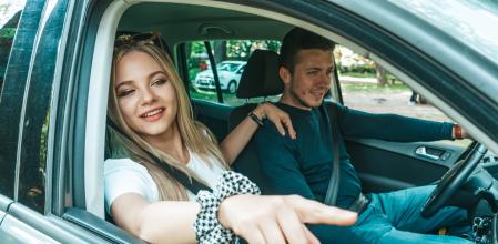 Adoptar una postura adecuada en el coche reduce la posibilidad de sufrir lesiones graves en caso de accidente 