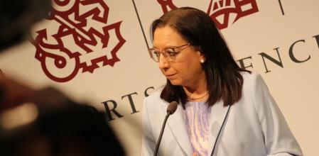 La presidenta de les Corts Valencianes, Llanos Massó