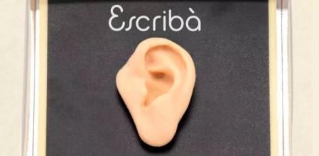 oreja trump escriba