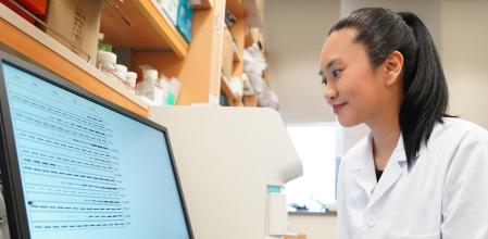 Anissa Widjaja, primera autora de la investigación, en la Escuela de Medicina Duke-NUS en Singapur